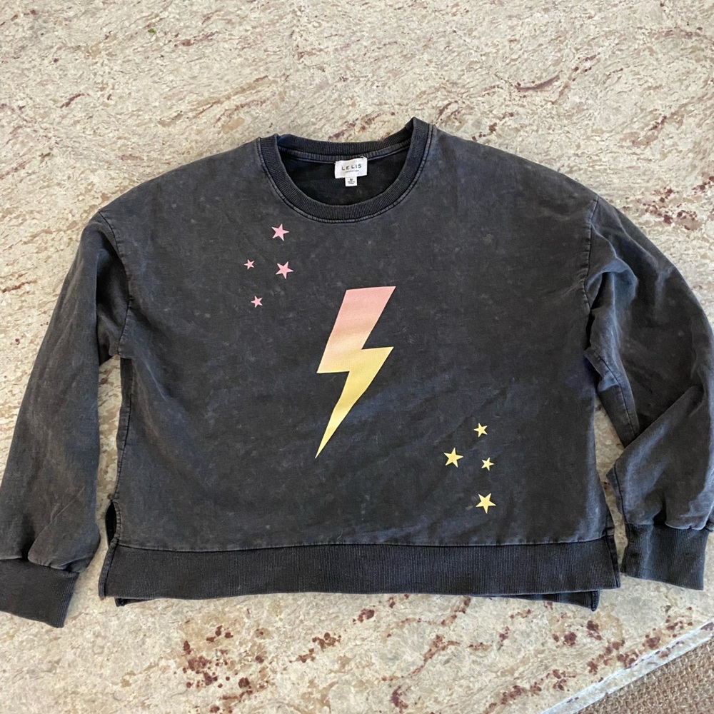 Soft cotton cropped sweatshirt (thin material) size M worn twice! VICI